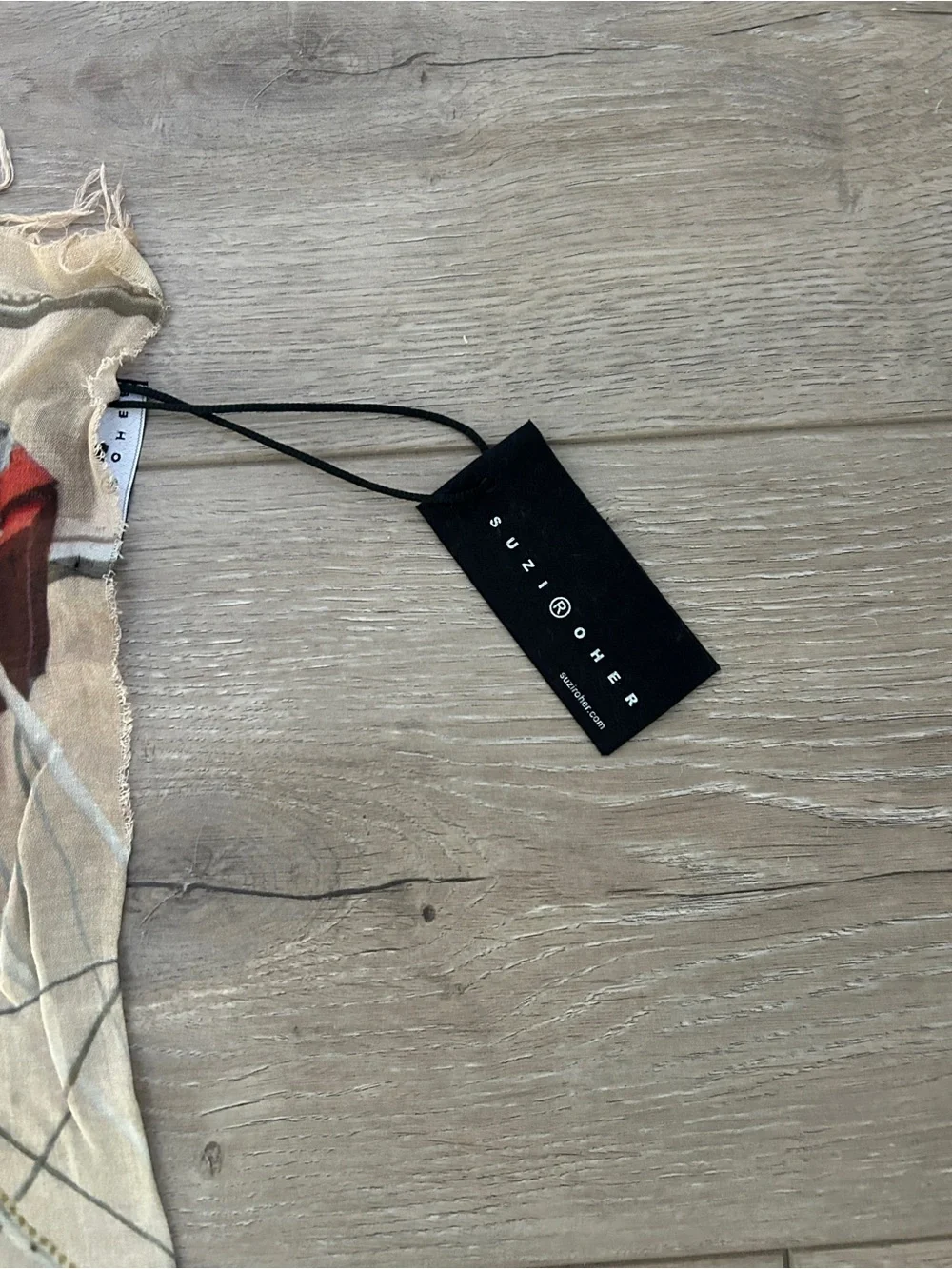 Suzi Roher indulge wearable